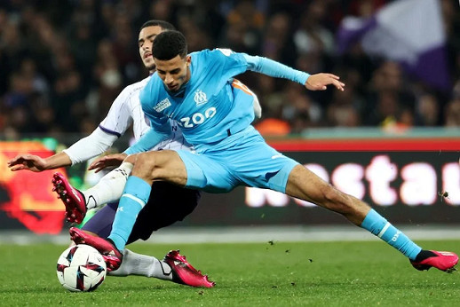 نادي الأهلي السعودي يرغب في خدمات نجم المنتخب الوطني نادي الأهلي السعودي يرغب في خدمات نجم المنتخب الوطني