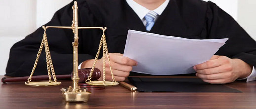 تحقيقات مكثفة وتوقيف لقضاة ومحامين متورطين في قضايا فساد تحقيقات مكثفة وتوقيف لقضاة ومحامين متورطين في قضايا فساد