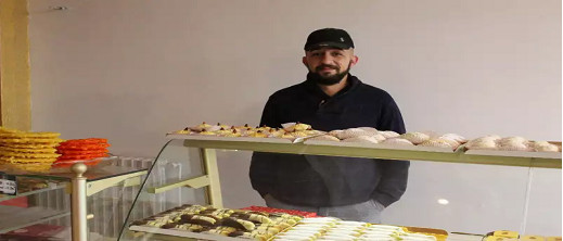 تحت ضغط التحرش العنصري اليومي.. مهاجر مغربي يضطر لإغلاق مخبزته في فرنسا