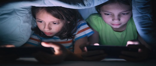 دولة تمنع الاطفال الذين تقل أعمارهم عن 18 عاما من استخدام الإنترنت ليلا دولة تمنع الاطفال الذين تقل أعمارهم عن 18 عاما من استخدام الإنترنت ليلا