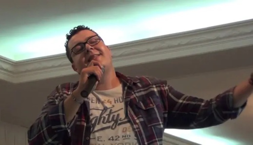 الكوميدي الريفي "ميميح" يصف الفن بالسيئة الجارية ويعلن الاعتزال الكوميدي الريفي "ميميح" يصف الفن بالسيئة الجارية ويعلن الاعتزال