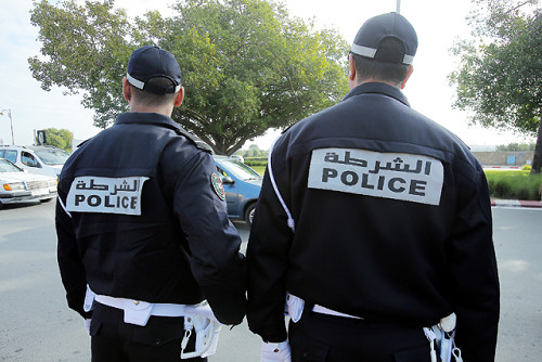 بعد عثورهما على جثة.. سائق يدهس شرطيين ويرسلهما إلى المستعجلات في حالة حرجة بعد عثورهما على جثة.. سائق يدهس شرطيين ويرسلهما إلى المستعجلات في حالة حرجة