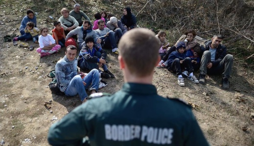 تعريض مهاجرين مغاربة للتعنيف وإرغامهم على أداء 5 ألاف أورو لعبور بلغاريا تعريض مهاجرين مغاربة للتعنيف وإرغامهم على أداء 5 ألاف أورو لعبور بلغاريا