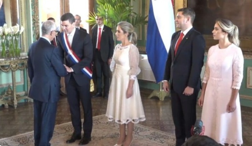 رئيس البارغواي يستقبل ممثل الملك محمد السادس في حفل التنصيب الجديد رئيس البارغواي يستقبل ممثل الملك محمد السادس في حفل التنصيب الجديد