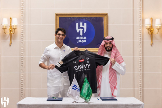 نادي الهلال السعودي يعلن رسميا تعاقده مع نجم الأسود