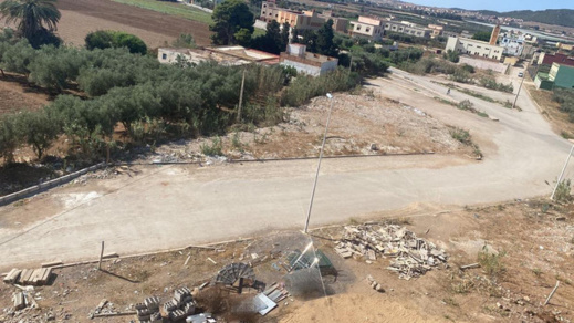 ساكنة عاريض تناشد عامل إقليم الناظور لفتح طريق تحرم المواطنين من العبور ساكنة عاريض تناشد عامل إقليم الناظور لفتح طريق تحرم المواطنين من العبور