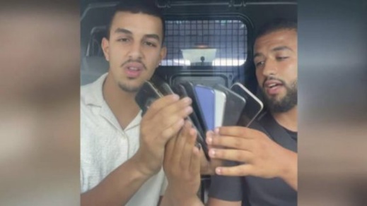 مغربيان في أوروبا يعثران على حقيبة مليئة بالهواتف المسروقة مغربيان في أوروبا يعثران على حقيبة مليئة بالهواتف المسروقة