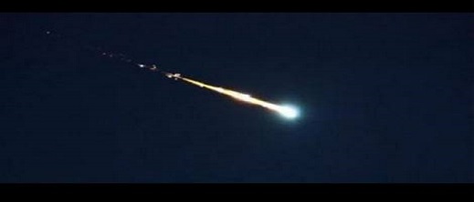المبادرة المغربية للعلوم والفكر تسلط الضوء على الظاهرة الفلكية الاستثنائية التي أثارت الفزع في الناظور المبادرة المغربية للعلوم والفكر تسلط الضوء على الظاهرة الفلكية الاستثنائية التي أثارت الفزع في الناظور