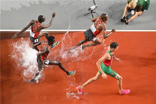 فيديو.. سفيان البقالي يشرف المغرب بنيله ذهبية 3 آلاف متر موانع في بطولة العالم لألعاب القوى فيديو.. سفيان البقالي يشرف المغرب بنيله ذهبية 3 آلاف متر موانع في بطولة العالم لألعاب القوى