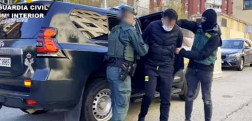 إسبانيا.. اعتقال مغربي ينتمي لشبكة متخصصة في سرقة الساعات الفاخرة إسبانيا.. اعتقال مغربي ينتمي لشبكة متخصصة في سرقة الساعات الفاخرة