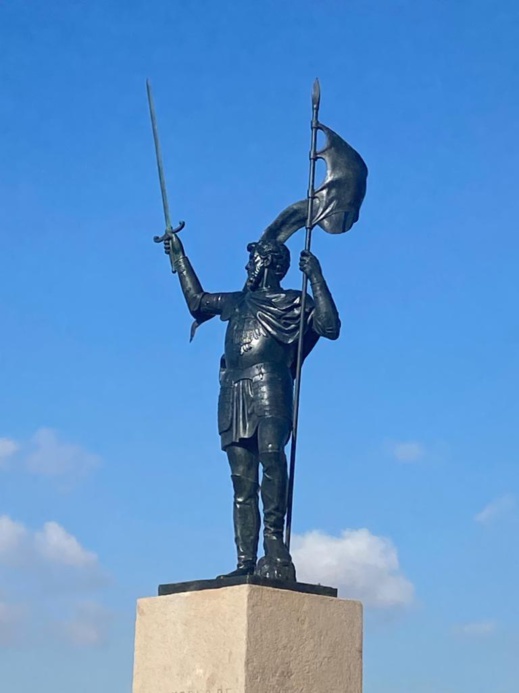 بعد بتر يده من طرف مغاربة.. السلطات الإسبانية ترمم تمثال قائد الغزو العسكري لمليلية بعد بتر يده من طرف مغاربة.. السلطات الإسبانية ترمم تمثال قائد الغزو العسكري لمليلية