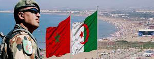 نشطاء ينتقدون صمت الحكومة إزاء مقتل مغربيين برصاص الجيش الجزائري نشطاء ينتقدون صمت الحكومة إزاء مقتل مغربيين برصاص الجيش الجزائري