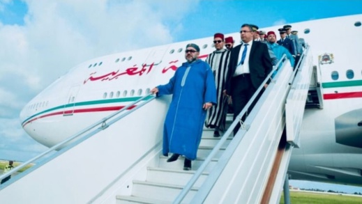 جون أفريك: الطائرة الملكية تحط بمطار باريس على متنها الملك محمد السادس جون أفريك: الطائرة الملكية تحط بمطار باريس على متنها الملك محمد السادس