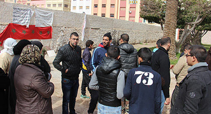 استمرار إحتجاج ساكنة حي الكندي والخطابي ضد تثبيت عمود الريزو استمرار إحتجاج ساكنة حي الكندي والخطابي ضد تثبيت عمود الريزو