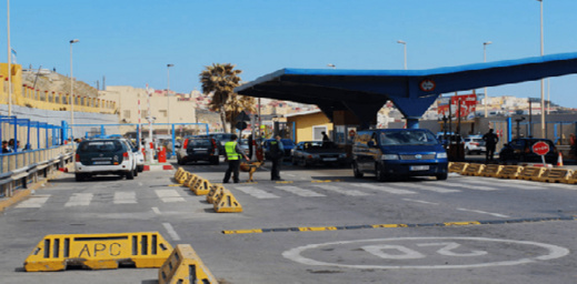 أوقفها المغرب بباب المدينة المحتلة.. ضبط عشرات الكيلوغرامات من الشيرا على متن سيارة مرقمة ببلجيكا أوقفها المغرب بباب المدينة المحتلة.. ضبط عشرات الكيلوغرامات من الشيرا على متن سيارة مرقمة ببلجيكا