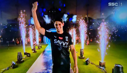 بونو ينافس العمالقة في تخصصه على جائزة الأفضل في العالم بونو ينافس العمالقة في تخصصه على جائزة الأفضل في العالم