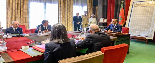 هذه هي التدابير التي اتخذها الملك لدعم وإيواء المتضررين من الزلزال والتكفل باليتامى الذين فقدوا أسرهم هذه هي التدابير التي اتخذها الملك لدعم وإيواء المتضررين من الزلزال والتكفل باليتامى الذين فقدوا أسرهم