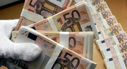 أمن الحدود بفرخانة يضبط مغربيا بحوزته 50.000 يُورُو اِعتزم إدخالها إلى مليلية أمن الحدود بفرخانة يضبط مغربيا بحوزته 50.000 يُورُو اِعتزم إدخالها إلى مليلية
