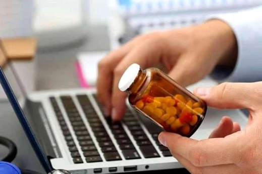 أدوية مخصصة للإجهاض تباع على مواقع التواصل.. وزير الصحة مطالب بالتدخل أدوية مخصصة للإجهاض تباع على مواقع التواصل.. وزير الصحة مطالب بالتدخل