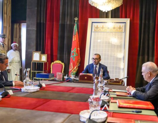 تعليمات ملكية للحكومة بإحداث منصات جهوية لضمان مخزون يكفي لمواجهة الكوارث تعليمات ملكية للحكومة بإحداث منصات جهوية لضمان مخزون يكفي لمواجهة الكوارث