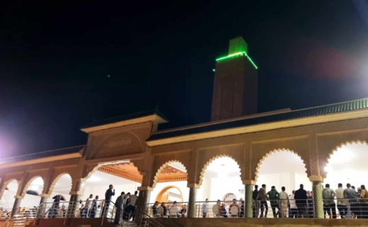 الدريوش.. سكتة قلبية تنهي حياة خمسيني داخل مسجد إفجوسا بوردانة الدريوش.. سكتة قلبية تنهي حياة خمسيني داخل مسجد إفجوسا بوردانة