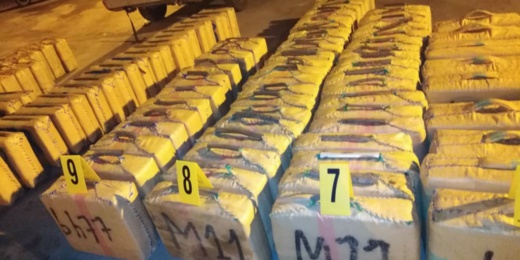 توقيف 6 أشخاص وحجز أزيد من 11 طن من الحشيش توقيف 6 أشخاص وحجز أزيد من 11 طن من الحشيش