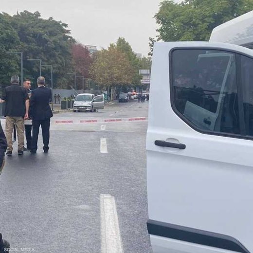 مقتل شخص وإصابة إثنين في هجوم على مقر وزارة الداخلية بتركيا مقتل شخص وإصابة إثنين في هجوم على مقر وزارة الداخلية بتركيا
