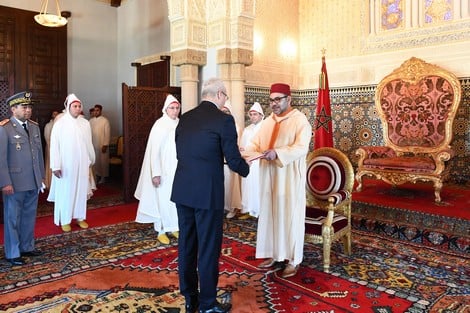 لا يوجد بينهم سفير لفرنسا.. الملك محمد السادس يستقبل عدداً من السفراء الأجانب المعتمدين بالمملكة لا يوجد بينهم سفير لفرنسا.. الملك محمد السادس يستقبل عدداً من السفراء الأجانب المعتمدين بالمملكة