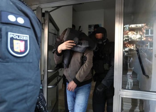 اعتقال أربعة مغاربة متورطين في تفجير الصرافات الآلية بهولندا