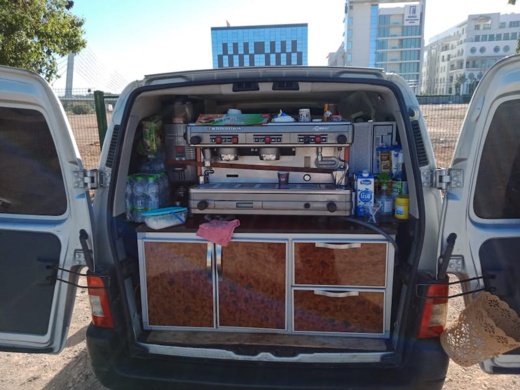 أرباب المقاهي والمطاعم يطالبون الدولة بتوقيف ظاهرة القطاع العشوائي أرباب المقاهي والمطاعم يطالبون الدولة بتوقيف ظاهرة القطاع العشوائي