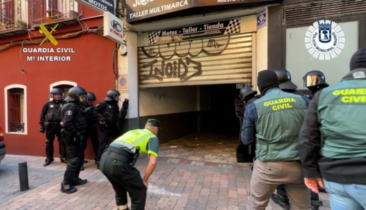 تفكيك شبكة متخصصة في سرقة الدراجات النارية بإسبانيا وتهريبها إلى المغرب تفكيك شبكة متخصصة في سرقة الدراجات النارية بإسبانيا وتهريبها إلى المغرب