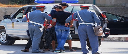 اعتقال شخص اعتدى جنسيا على طفلة وهددها بنشر صورها اعتقال شخص اعتدى جنسيا على طفلة وهددها بنشر صورها