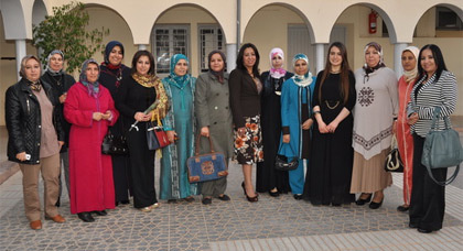 جمعية أصدقاء الشعر بزايو تنظم أمسية الشعر النسائي المغربي جمعية أصدقاء الشعر بزايو تنظم أمسية الشعر النسائي المغربي