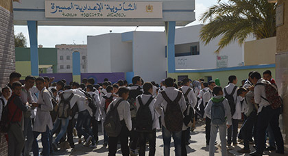 محاولة إختطاف تلميذة بالثانوية الإعدادية المسيرة تخرج الاباء للإحتجاج محاولة إختطاف تلميذة بالثانوية الإعدادية المسيرة تخرج الاباء للإحتجاج