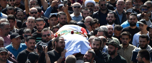 موكب جنائزي مهيب يشيع جثمان الصحافي "عصام عبد الله" شهيد القصف الإسرائيلي موكب جنائزي مهيب يشيع جثمان الصحافي "عصام عبد الله" شهيد القصف الإسرائيلي