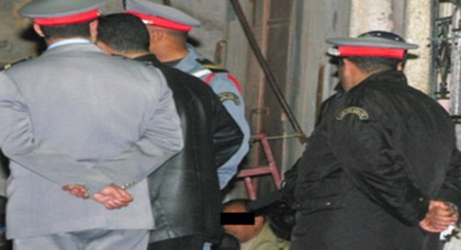 درك الدريوش يعتقل مخمورا تسبب في إحداث الفوضى وحادثة سير درك الدريوش يعتقل مخمورا تسبب في إحداث الفوضى وحادثة سير