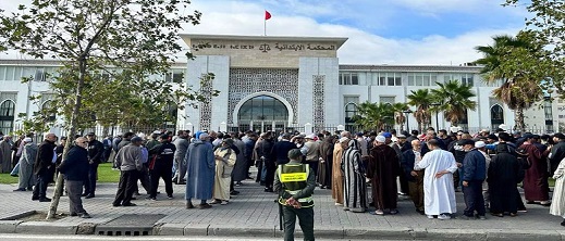 هذه حقيقة استيلاء يهودي على منازل المواطنين بطنجة هذه حقيقة استيلاء يهودي على منازل المواطنين بطنجة