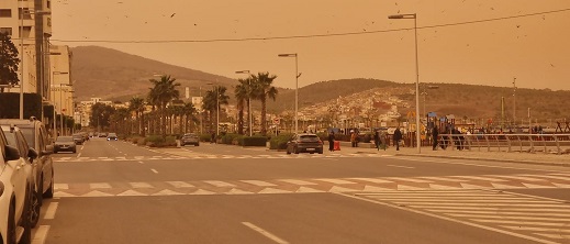 نشرة إنذارية.. هبوب رياح قوية وتطاير الغبار في الناظور ومناطق متعددة بالمملكة نشرة إنذارية.. هبوب رياح قوية وتطاير الغبار في الناظور ومناطق متعددة بالمملكة