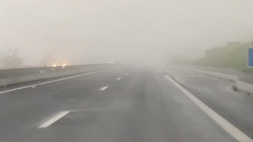 وزارة التجهيز تدعو مستعملي الطرق إلى تأجيل السفر وزارة التجهيز تدعو مستعملي الطرق إلى تأجيل السفر