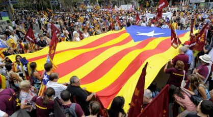 كتالونيا تتحدى اسبانيا مجددا بتسطير خارطة طريق ستقودها إلى إعلان أحادي للاستقلال