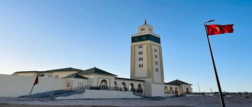 المغرب يعمر الكركرات ويوزع بقع أرضية على هذه الفئة المغرب يعمر الكركرات ويوزع بقع أرضية على هذه الفئة