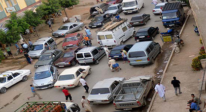 فلتان مروري مزمن ببلدة كرونة و المتهم اصحاب المقاهي و علامات التشوير فلتان مروري مزمن ببلدة كرونة و المتهم اصحاب المقاهي و علامات التشوير