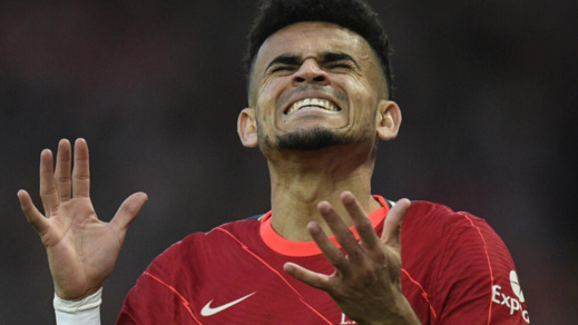 والد نجم ليفيربول يحكي تفاصيل اختطافه وكيفية إرغامه على المشي كثيرا والد نجم ليفيربول يحكي تفاصيل اختطافه وكيفية إرغامه على المشي كثيرا