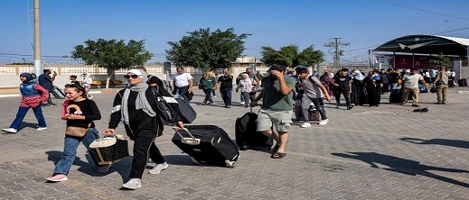 هكذا نجح المغرب في إجلاء دفعة أولى من مواطنيه العالقين في غزة هكذا نجح المغرب في إجلاء دفعة أولى من مواطنيه العالقين في غزة