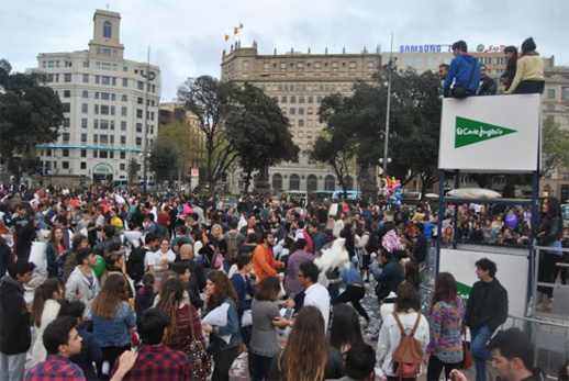 وقفة احتجاجية ببرشلونة للمطالبة بأوراق الإقامة دون إبرام عقد الشغل