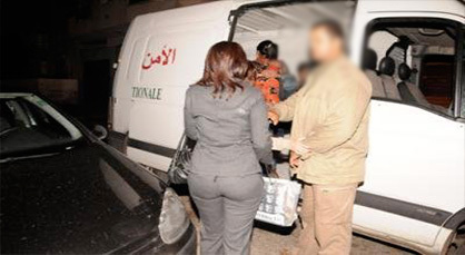 سرقة مجوهرات تقود سيدة للإعتقال وإلقاء القبض على ثلاثة أشخاص لإتجارهم في المخدرات القوية سرقة مجوهرات تقود سيدة للإعتقال وإلقاء القبض على ثلاثة أشخاص لإتجارهم في المخدرات القوية