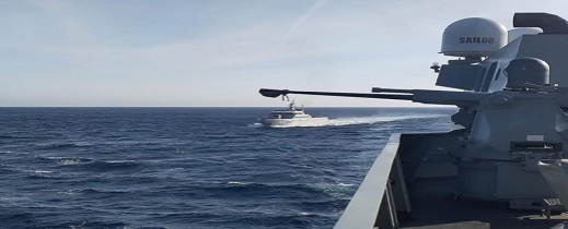 التحام بين فرقاطة مغربية وأخرى تابعة لحلف الناتو في عرض البحر التحام بين فرقاطة مغربية وأخرى تابعة لحلف الناتو في عرض البحر