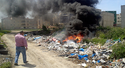 سكان وتجار مجزرة بحي "إصبّانْنْ" يشتكون من الأدخنة السّامة الناجمة عن حرق العجلات المطاطية