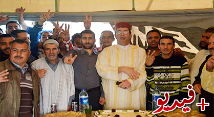 ساكنة بوعرورو تحتفل بحرية محمادي الميلودي وهذا الأخير يشكر كل من سانده ساكنة بوعرورو تحتفل بحرية محمادي الميلودي وهذا الأخير يشكر كل من سانده