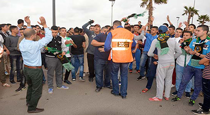 احتجاج ل "إلترا" فريق الهلال الناظوري أمام عمالة الناظور للمطالبة برحيل المكتب المسير